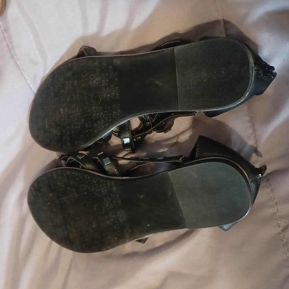 Sandals - Picture 2 of 2